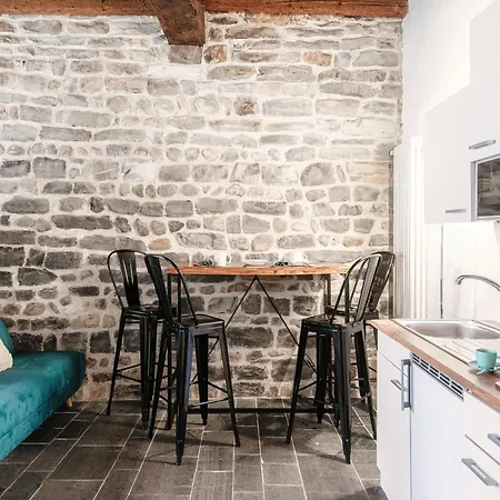 Appartement Angel - By Myhomeincomo *